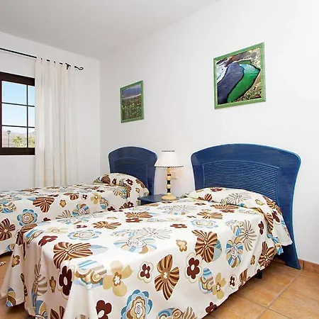 Sleeps 6 Air Con Wifi Villa