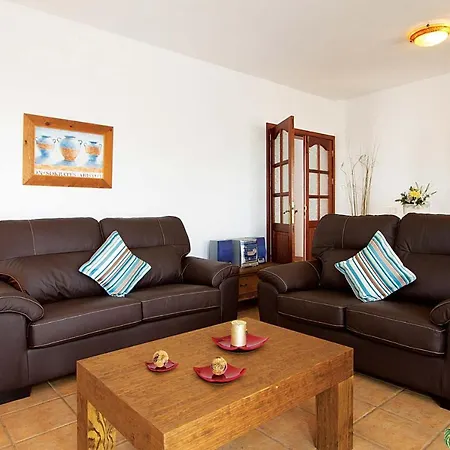 Villa Sleeps 6 Air Con Wifi